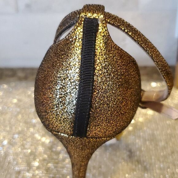 SJP Gold Heel - Size 35 ***1 SHOE ONLY---Right Shoe Only*** - Picture 5 of 7